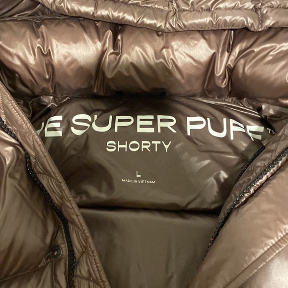 Limited edition cola taupe hi gloss aritzia shorty puffer jacket - Picture 4 of 5